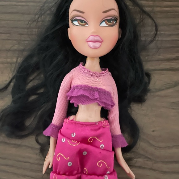Genie Magic Jade  Bratz Doll - Picture 2 of 4